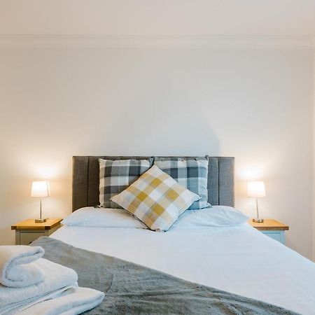 05Th Residence Of Lord Avenue Sleeps Five People Northampton Esterno foto
