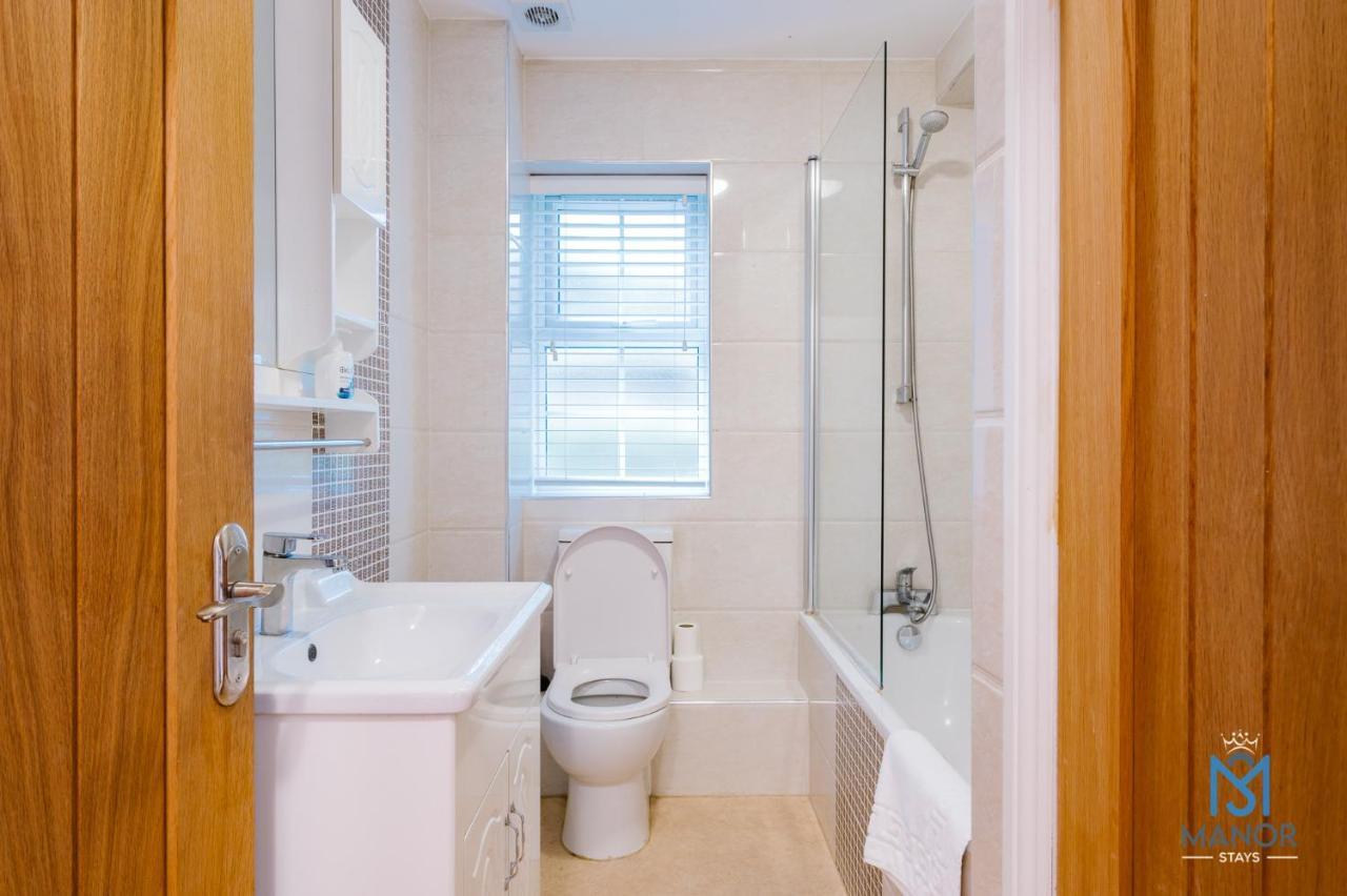 05Th Residence Of Lord Avenue Sleeps Five People Northampton Esterno foto